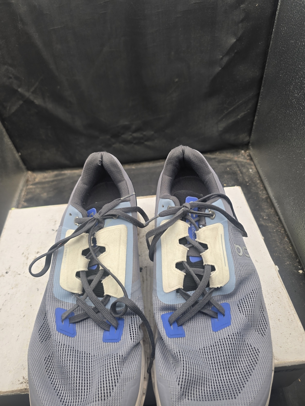 Men's Athletic Trainers in Gray and Blue - Unknown Brand